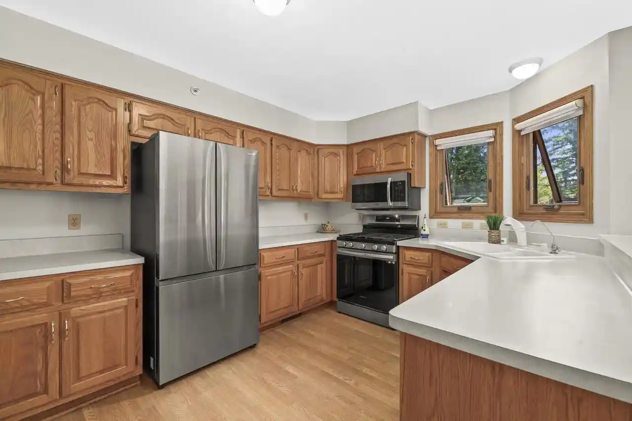 Homes for sale in Muskego, WI | S75w17663 Harbor Circle Circle #D, Muskego, WI 53150 | MLS# 1959211
