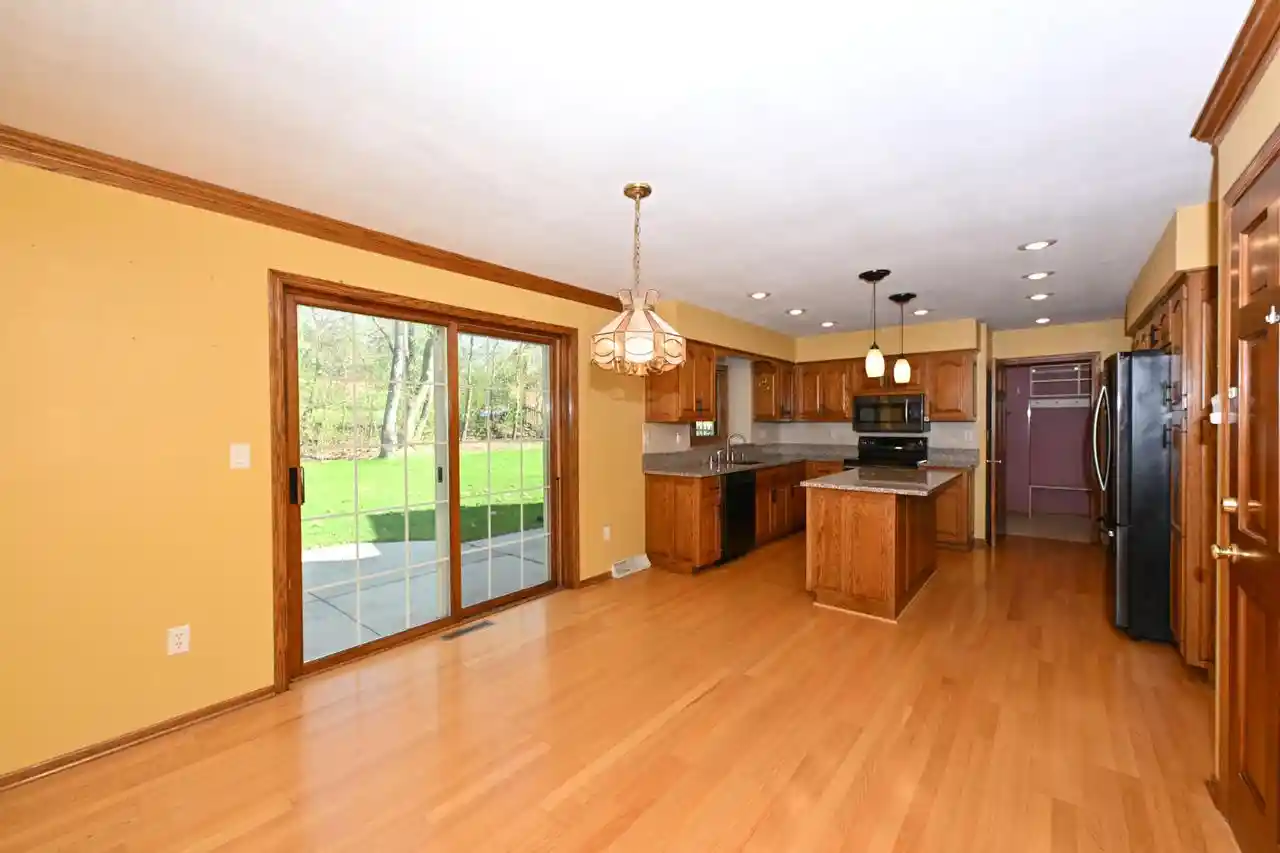 Homes for sale in Waukesha, WI | 822 S Commanche Lane Lane, Waukesha, WI 53188 | MLS# 1959235
