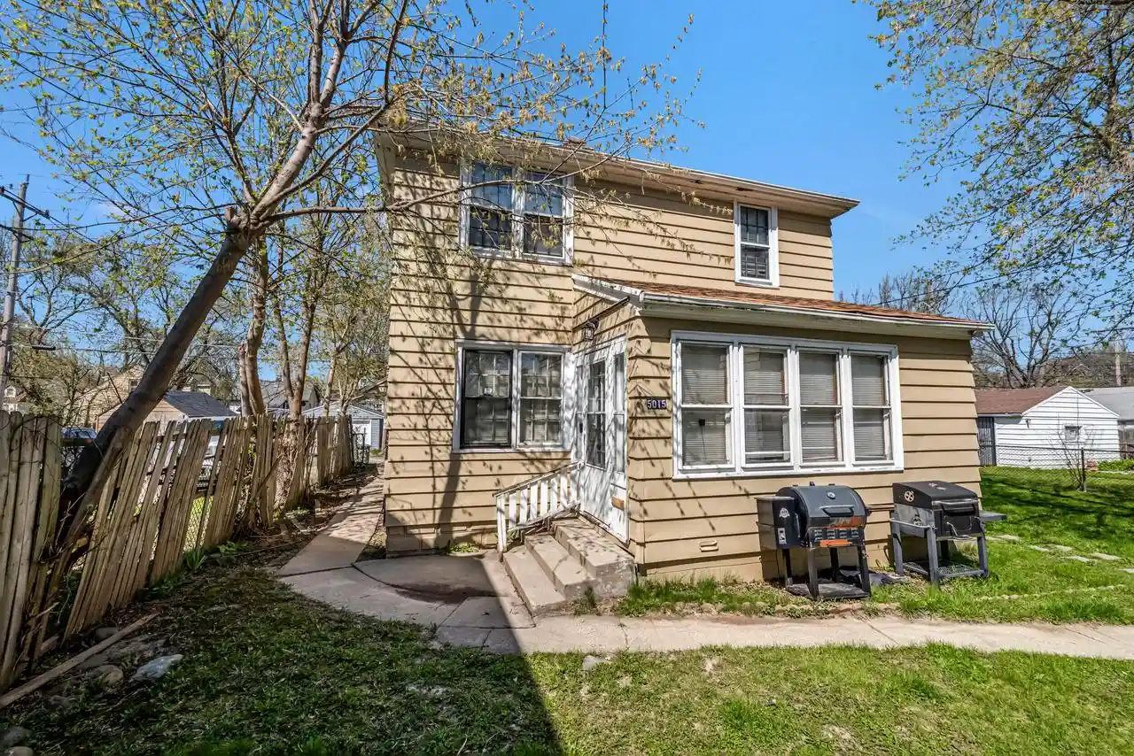 2nd image of 5015 N 38th Street Street, Milwaukee, WI 53209 | MLS# 1959262