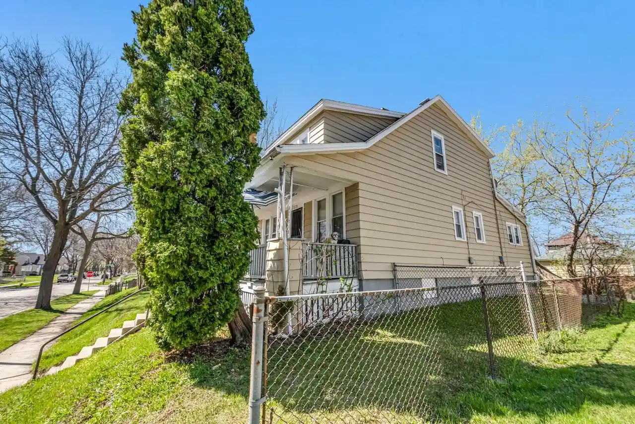 3rd image of 5017 N 38Th Street Street, Milwaukee, WI 53209 | MLS# 1959264