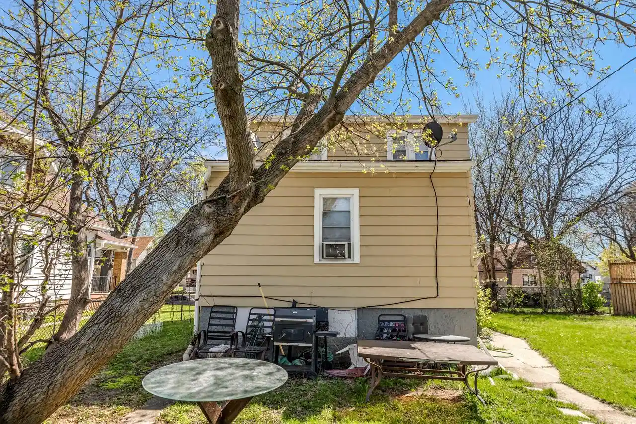 4th image of 5017 N 38Th Street Street, Milwaukee, WI 53209 | MLS# 1959264