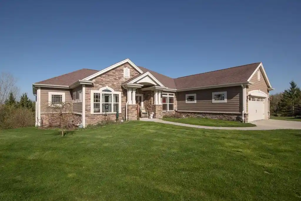 Homes for sale in Hartford, WI | N5194 Blue Valley Road Road, Hartford, WI 53027 | MLS# 1959278