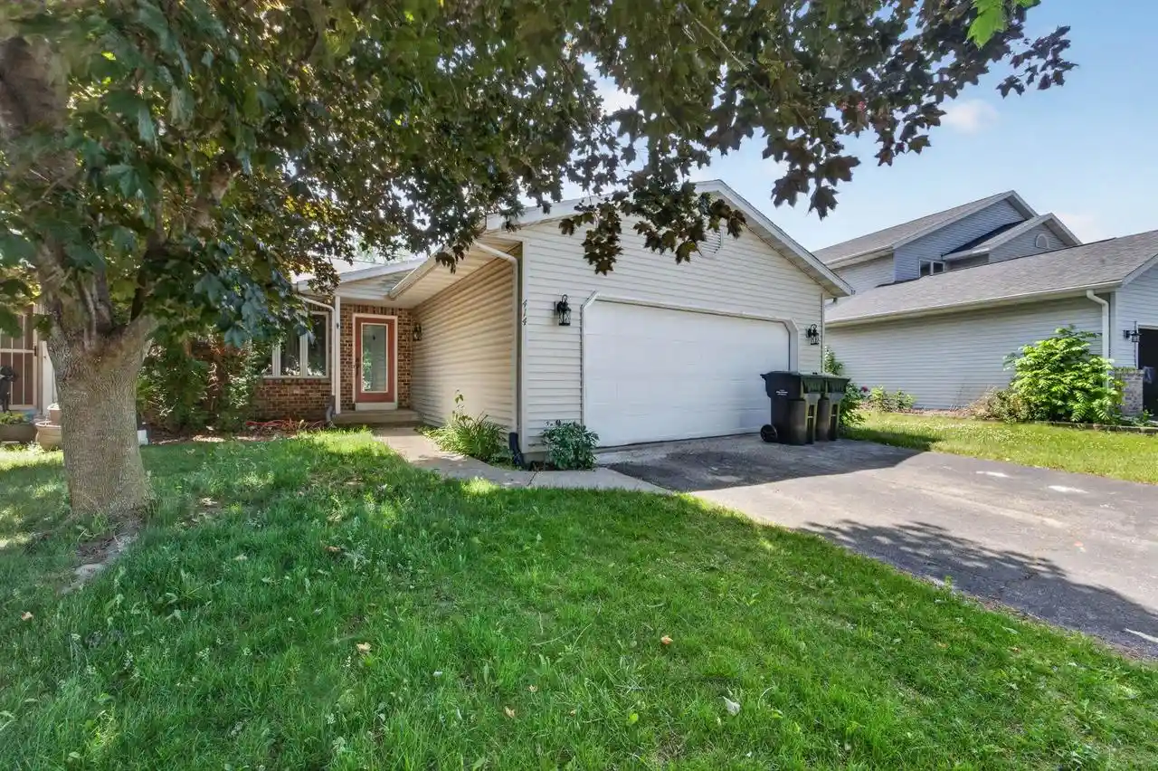Homes for sale in Deforest, WI | 414 Meadow Oak Trail Trail, Deforest, WI 53532 | MLS# 2021566