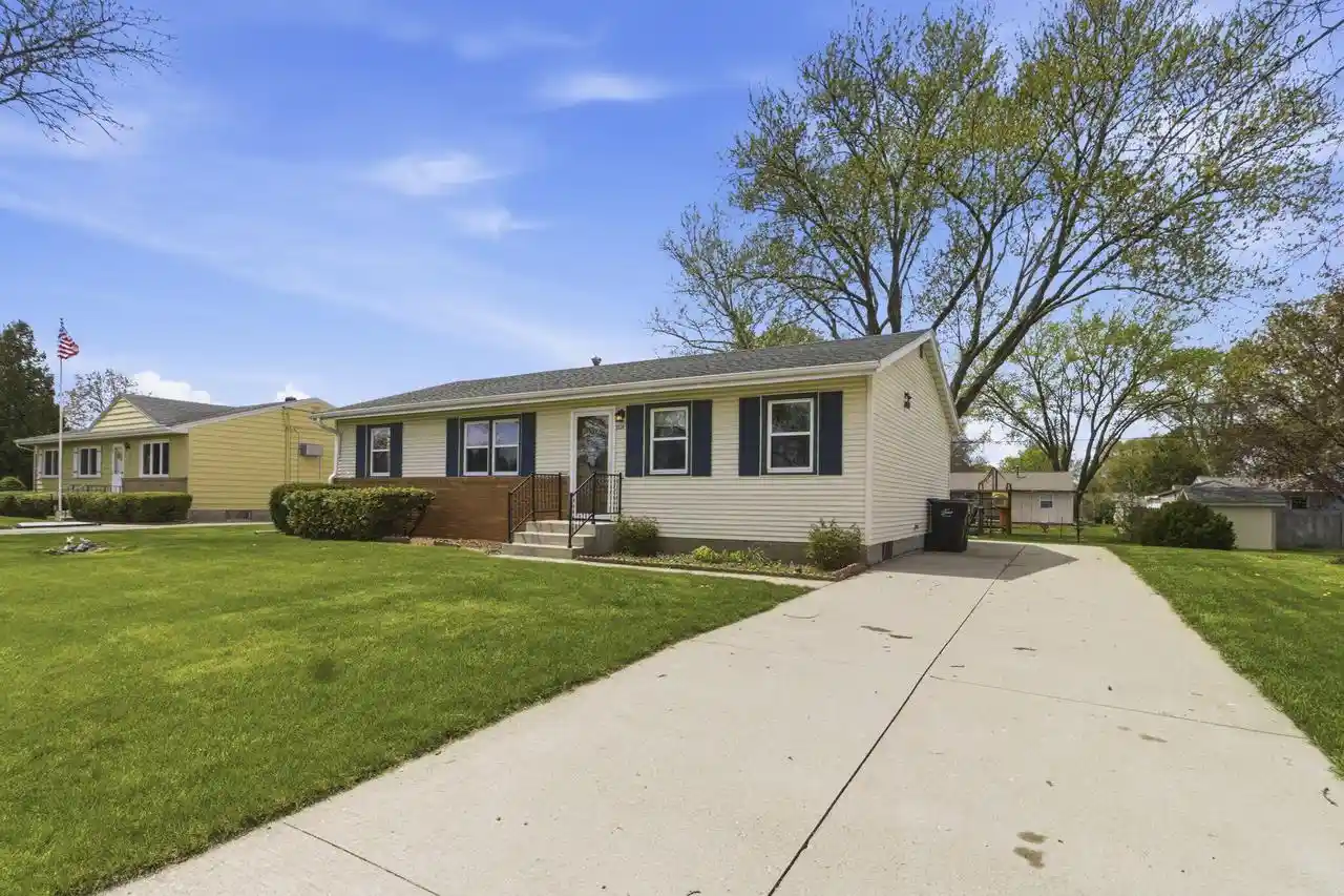 Homes for sale in Beloit, WI | 2326 Butlin Dr Dr, Beloit, WI 53511 | MLS# 1959377