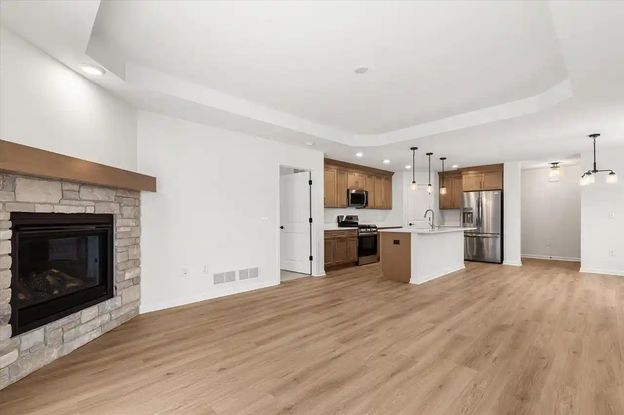 2nd image of 512 Hunter Oaks Blvd Blvd, Watertown, WI 53094