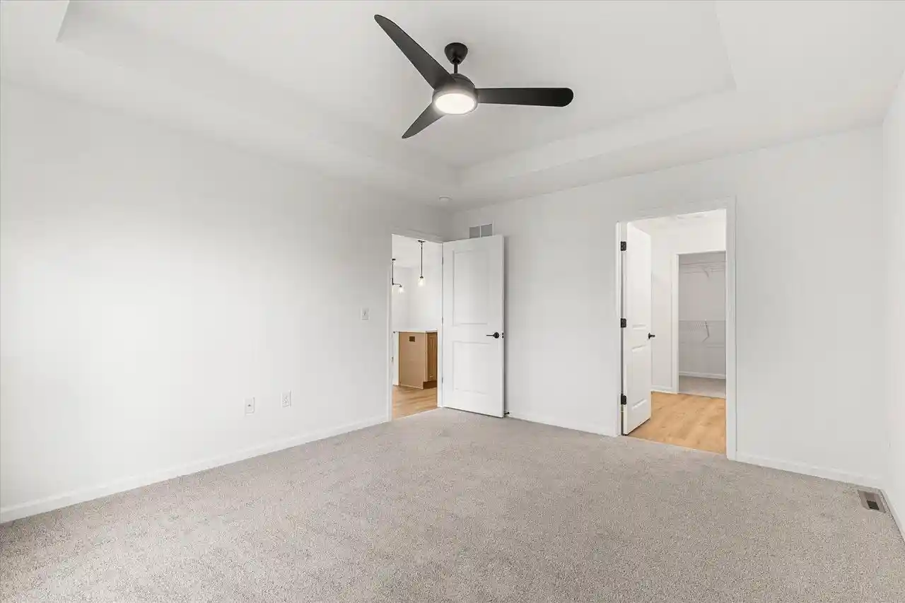 Listing Photo 4 - Condo for sale in building located at 540 Hunter Oaks Blvd Blvd, Watertown, WI 53094 - Unit #0602