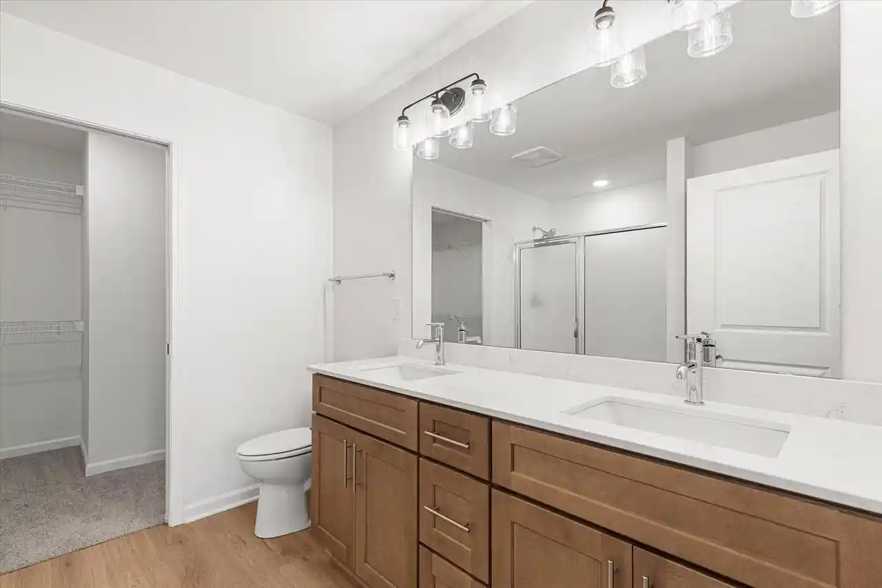 Listing Photo 5 - Condo for sale in building located at 540 Hunter Oaks Blvd Blvd, Watertown, WI 53094 - Unit #0602