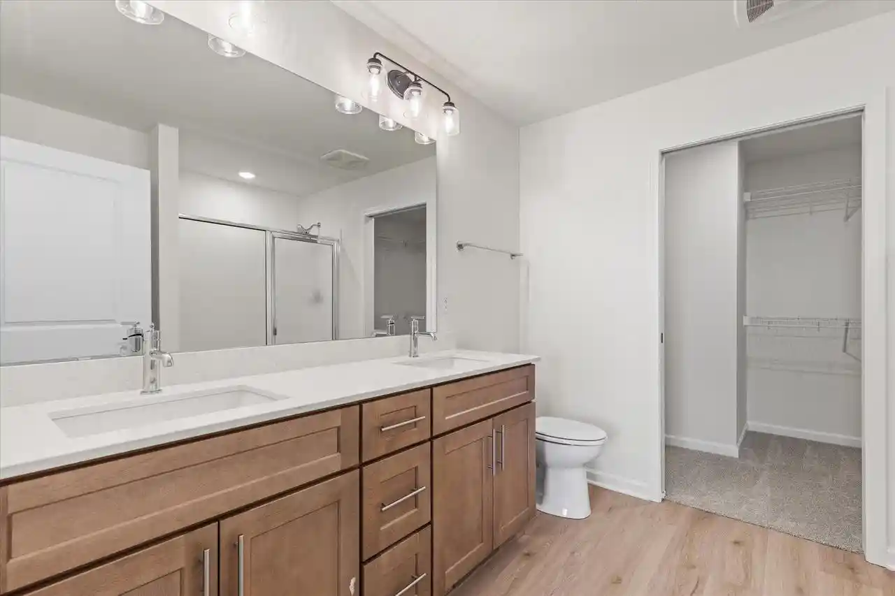 5th image of 504 Hunter Oaks Blvd Blvd, Watertown, WI 53094