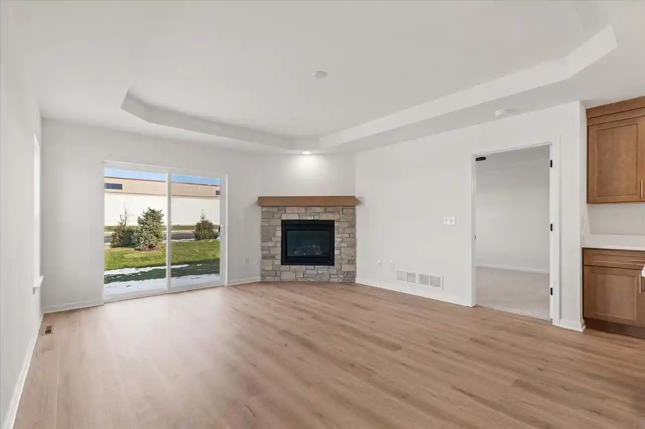 2nd image of 504 Hunter Oaks Blvd Blvd, Watertown, WI 53094