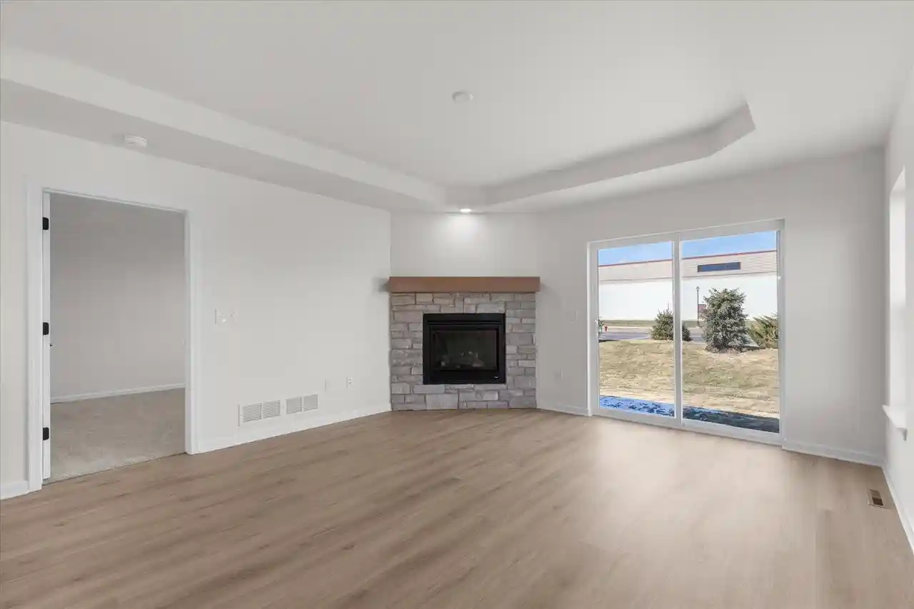 4th image of 500 Hunter Oaks Blvd Blvd, Watertown, WI 53094