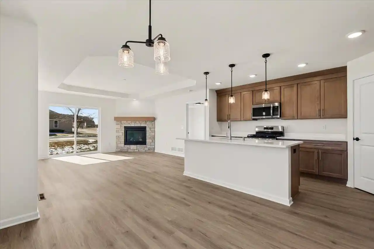 2nd image of 536 Hunter Oaks Blvd Blvd, Watertown, WI 53094