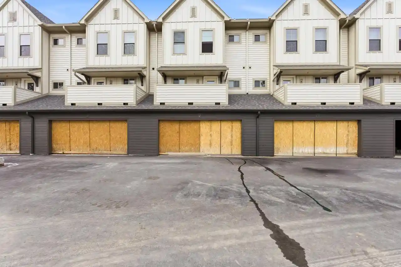 1st image of 2129 E Howard Avenue Avenue #105, Saint Francis, WI 53235 | MLS# 1959529