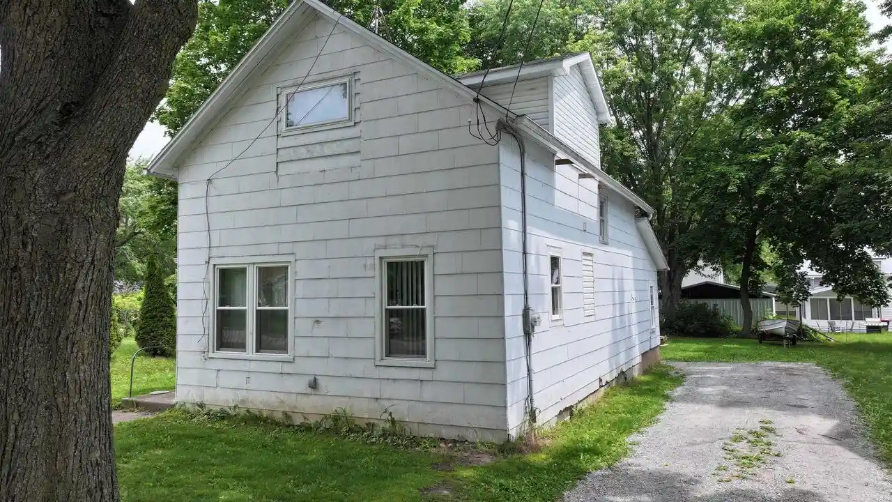Homes for sale in Gillett, WI | 130 S Elm Avenue Avenue, Gillett, WI 54124 | MLS# 50324318
