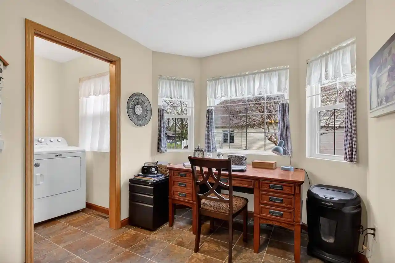 4th image of 2950 Grv St St, Beloit, WI 53511
