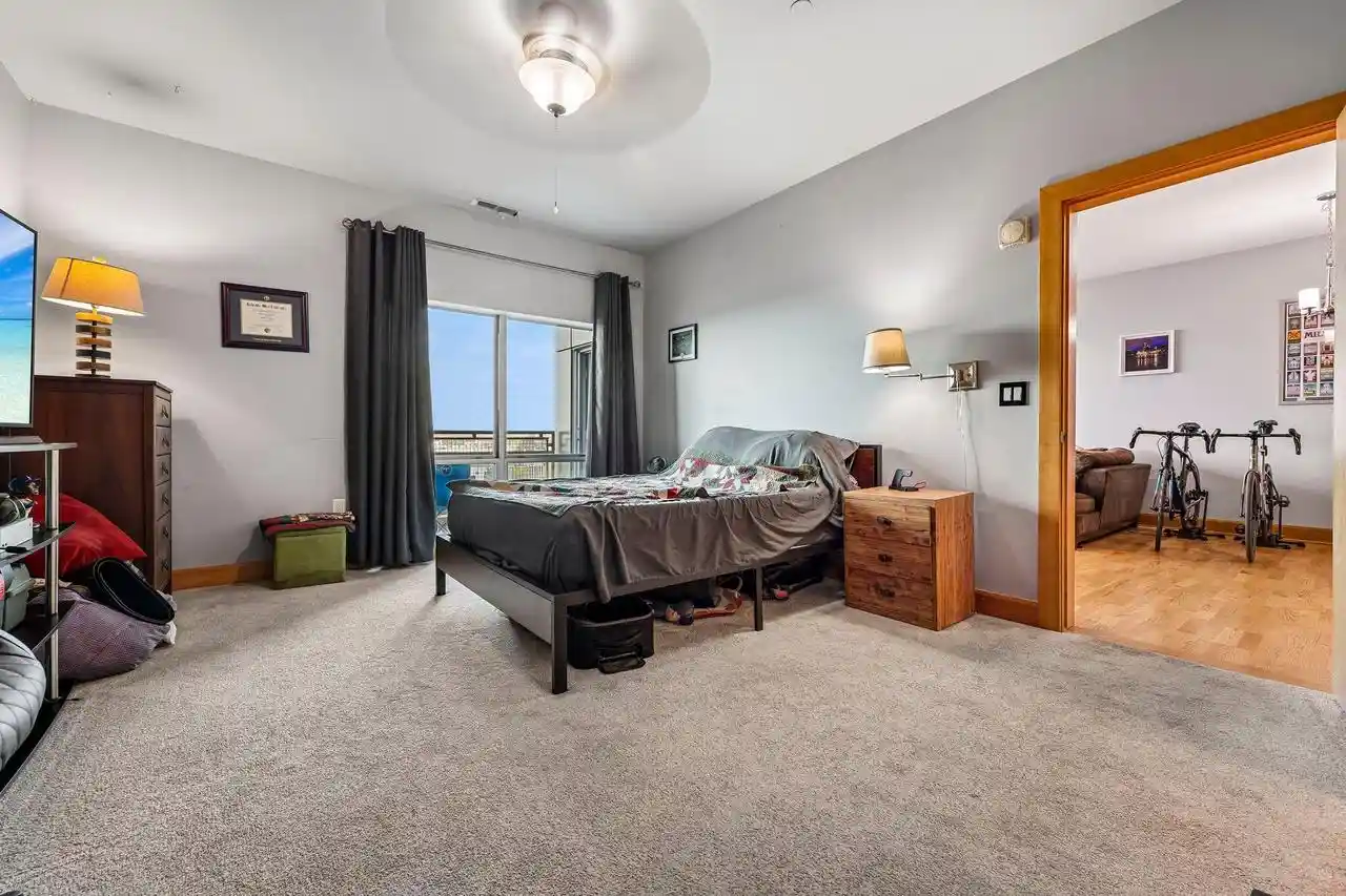 Homes for sale in Milwaukee, WI | 1550 E Royall Pl Pl #607, Milwaukee, WI 53202 | MLS# 1959783