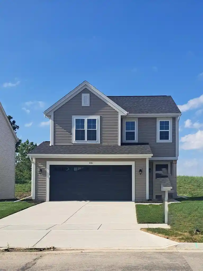 Homes for sale in Watertown, WI | 619 Belmont Dr Dr, Watertown, WI 53094 | MLS# 1959795