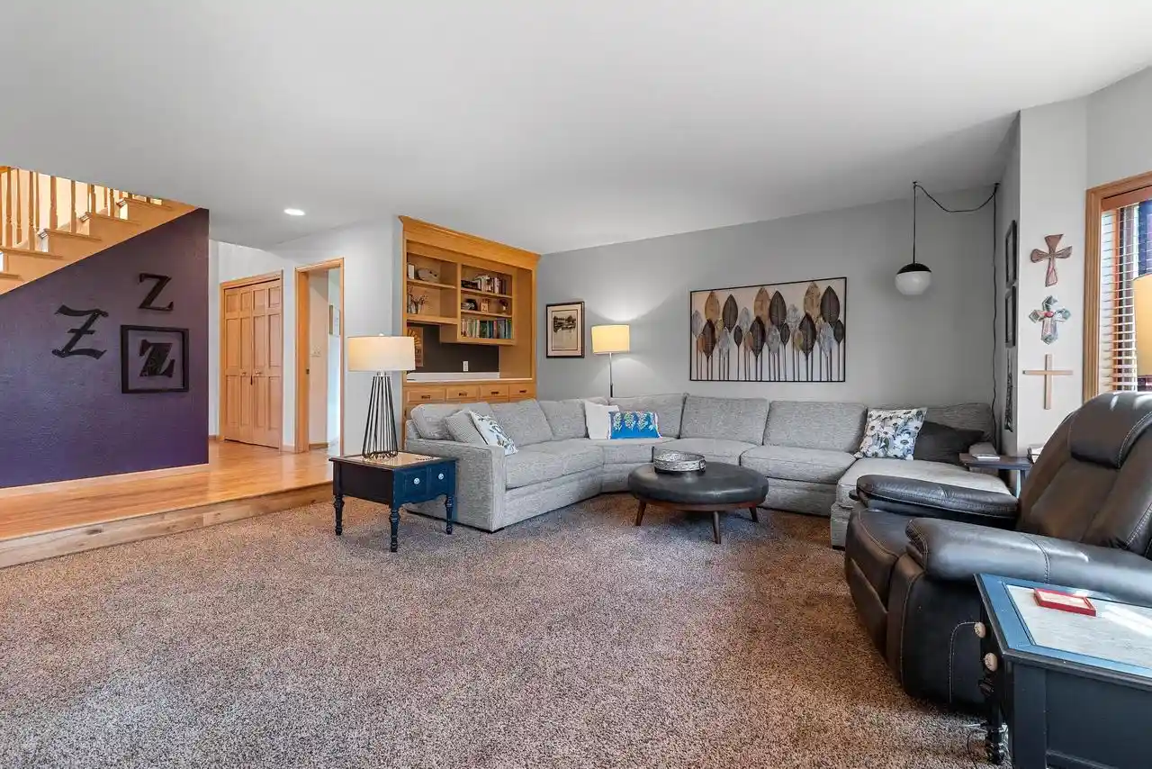 5th image of 509 Wild Oak Dr Dr, Manitowoc, WI 54220 | MLS# 1959806