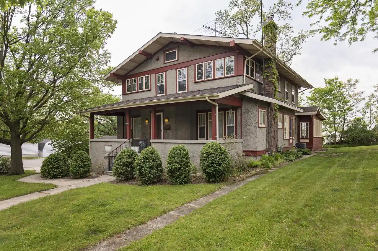 Homes for sale in Fort Atkinson, WI | 916 Whitewater Avenue Avenue, Fort Atkinson, WI 53538 | MLS# 1959809