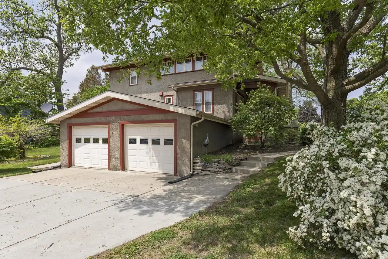 Homes for sale in Fort Atkinson, WI | 916 Whitewater Avenue Avenue, Fort Atkinson, WI 53538 | MLS# 1959809