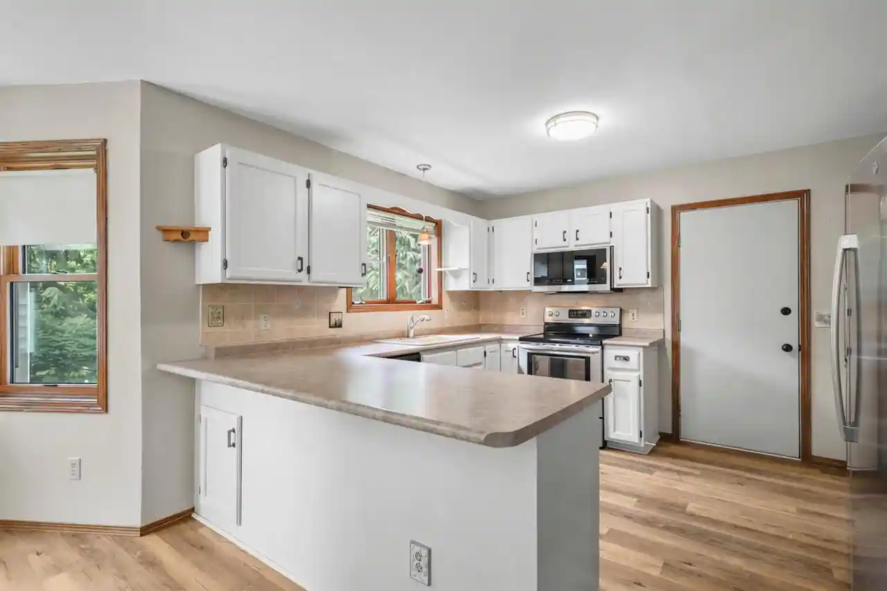 3rd image of 550 Harper Dr Dr, Verona, WI 53593 | MLS# 2021815