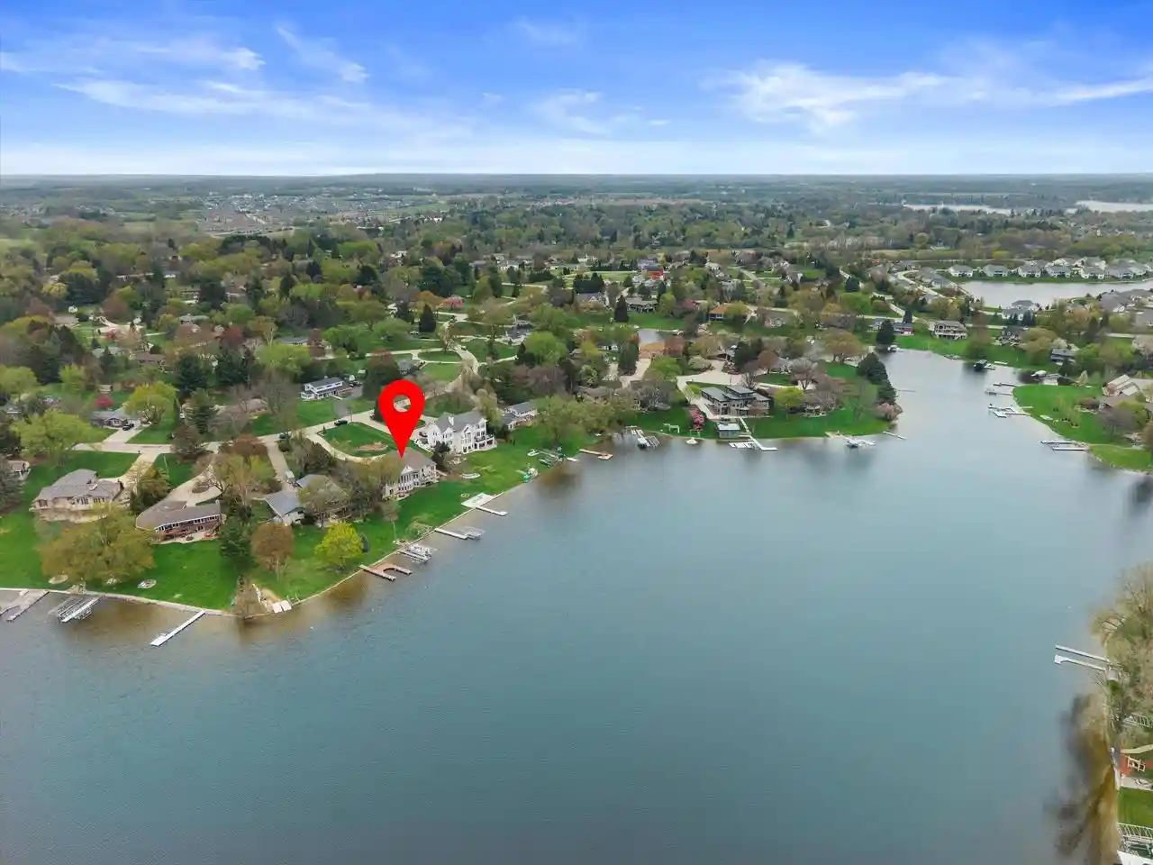 Homes for sale in Oconomowoc, WI | W356n5136 Lakeshore Dr Dr, Oconomowoc, WI 53066 | MLS# 1959872