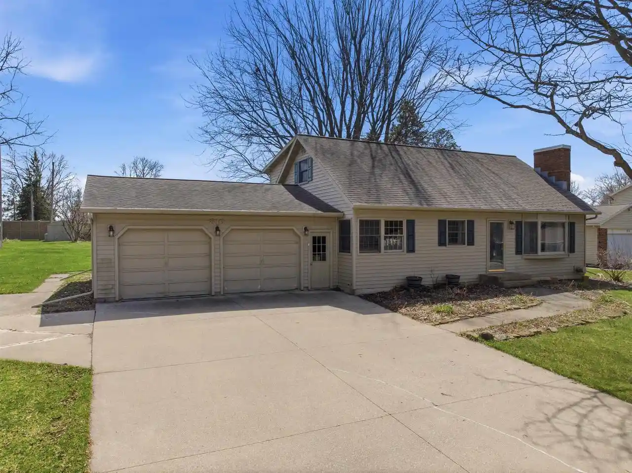 Homes for sale in Marshfield, WI | 810 W Laird Street Street, Marshfield, WI 54449 | MLS# 22601691