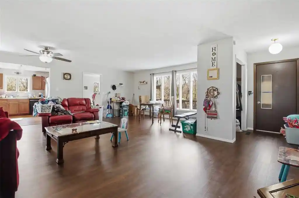 3rd image of 303-305 Moundsview Ct Ct, Elk Mound, WI 54739