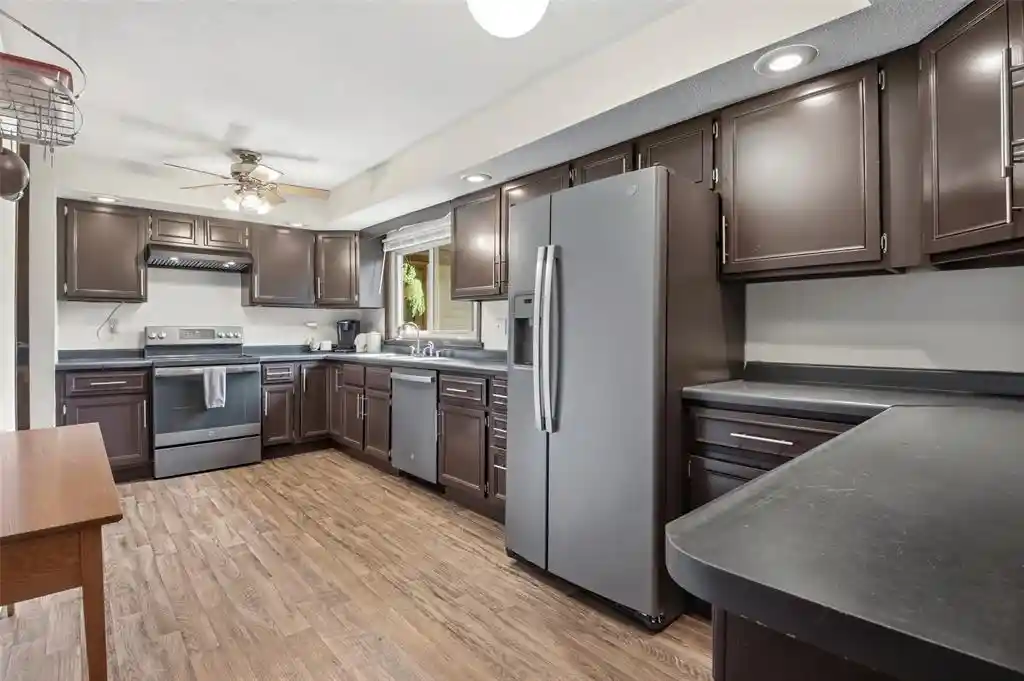5th image of 303-305 Moundsview Ct Ct, Elk Mound, WI 54739