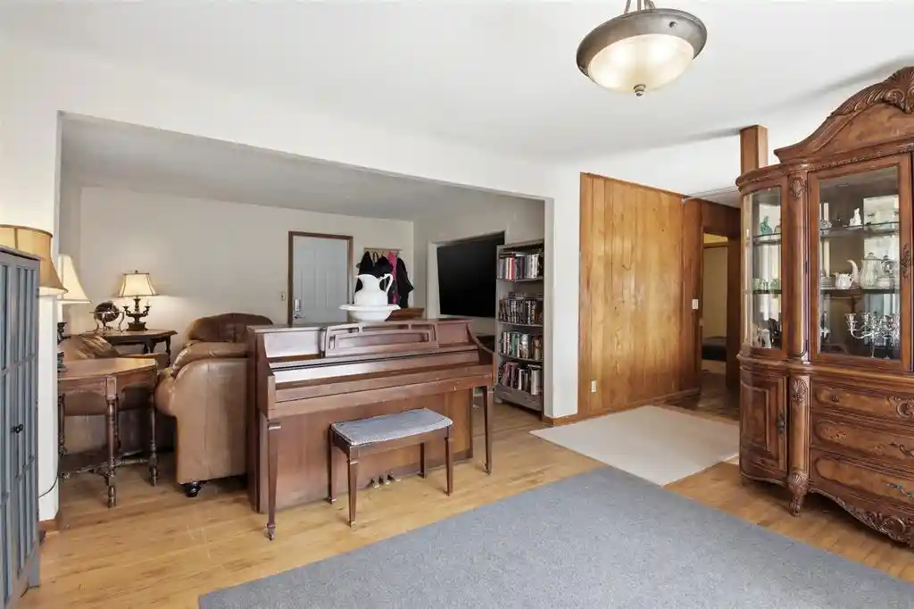 2nd image of 303-305 Moundsview Ct Ct, Elk Mound, WI 54739
