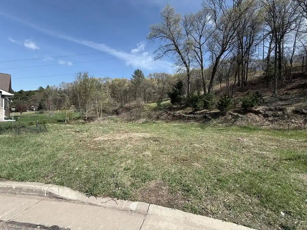 2nd image of 2247 Camden Court Court, Eau Claire, WI 54703 | MLS# 1600554