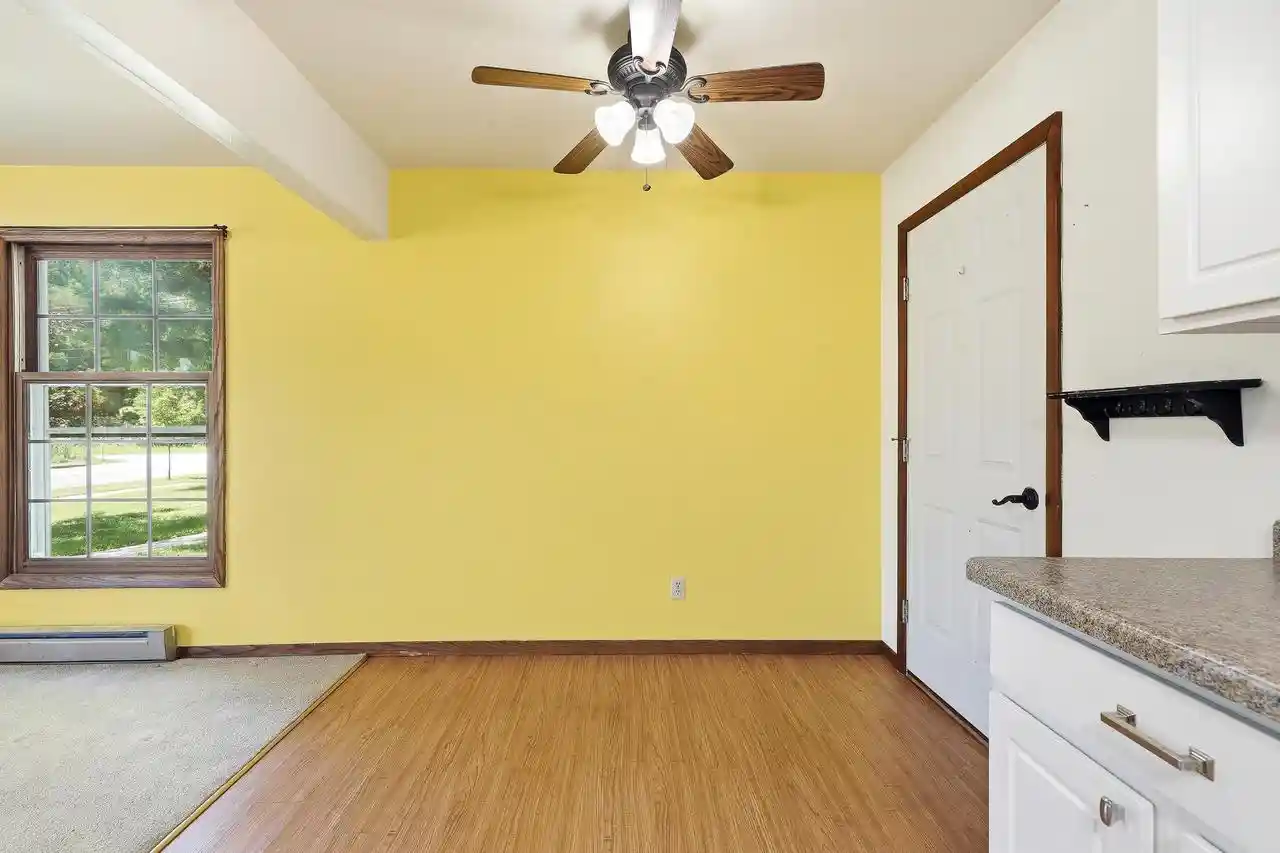 5th image of 502b Johns Dr Dr, Stevens Point, WI 54481