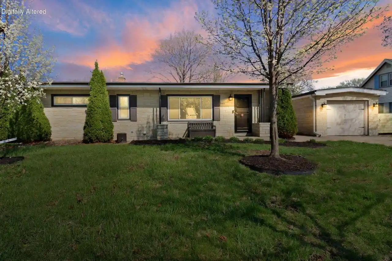 Homes for sale in Wauwatosa, WI | 3182 N Knoll Boulevard Boulevard, Wauwatosa, WI 53222 | MLS# 1960082