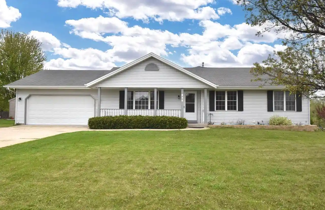 Homes for sale in Union Grove, WI | 102 Mill Avenue Avenue, Union Grove, WI 53182 | MLS# 1960136
