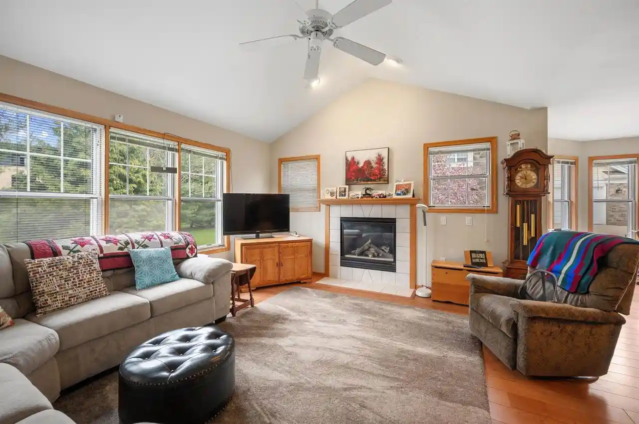 5th image of 357 Concord Dr Dr, Oregon, WI 53575 | MLS# 2021982