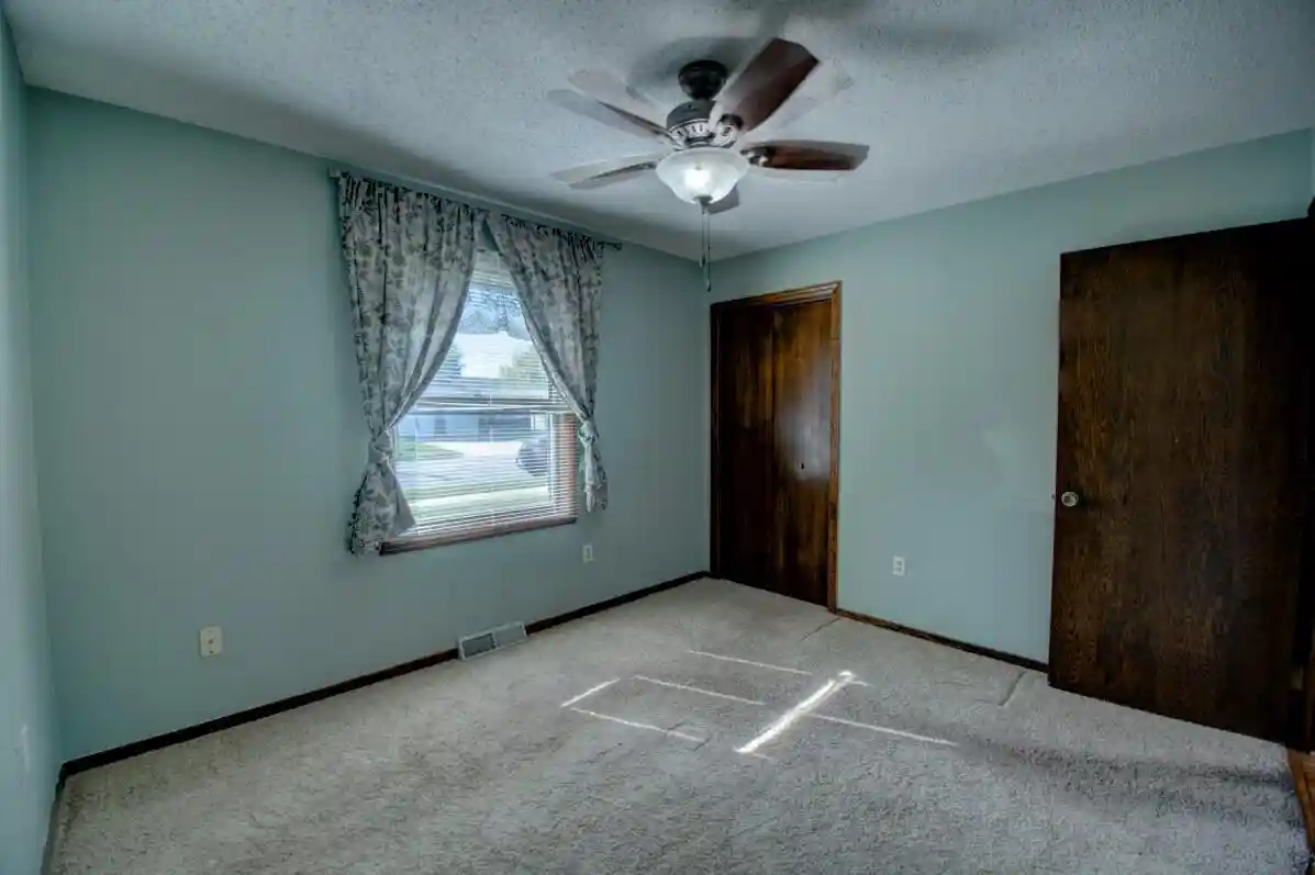 Homes for sale in Onalaska, WI | 730 10th Avenue N Avenue, Onalaska, WI 54650 | Houzeo