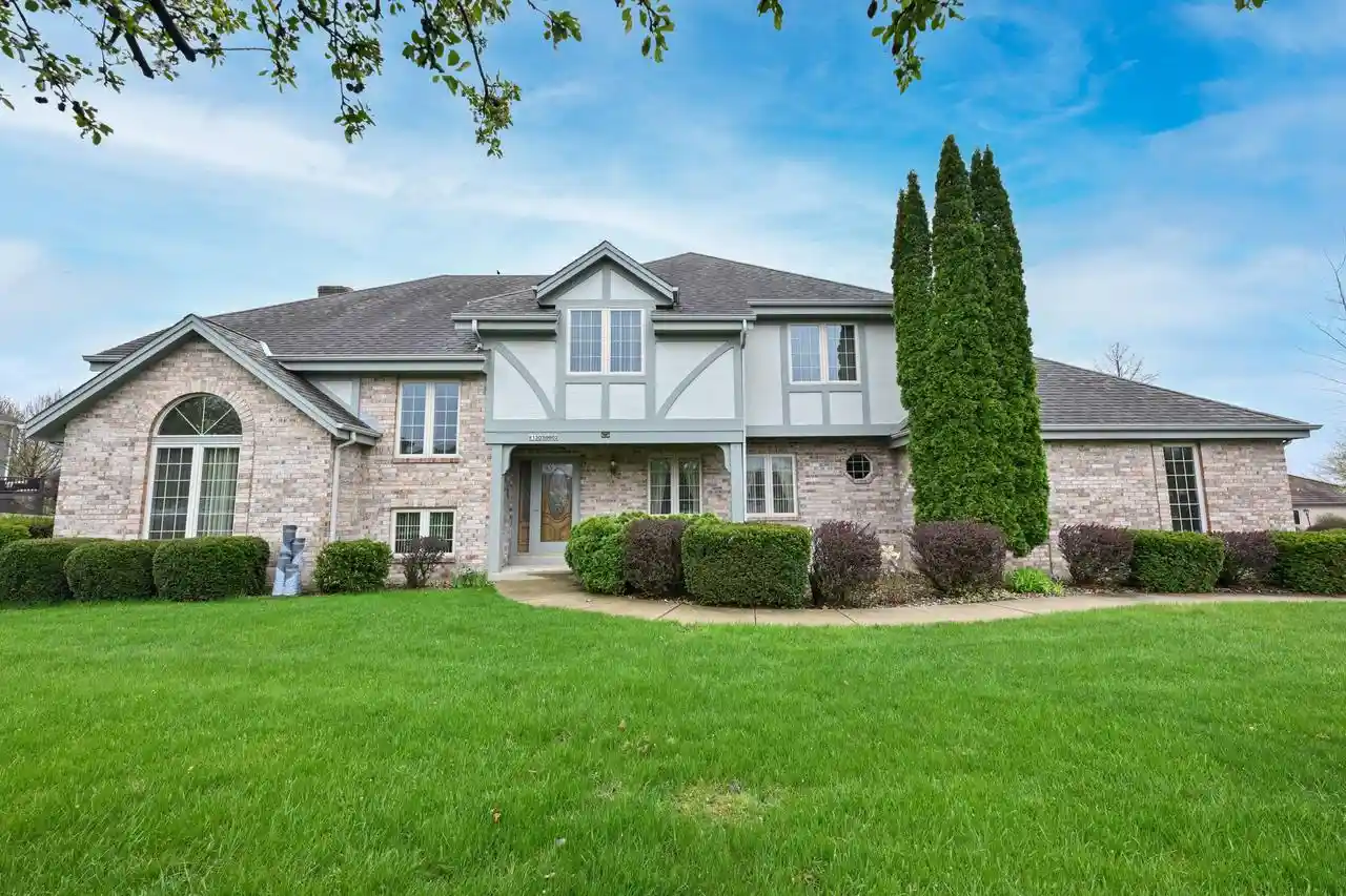 Homes for sale in Muskego, WI | W130s9602 Jimmy Demaret Dr Dr, Muskego, WI 53150 | MLS# 1960289