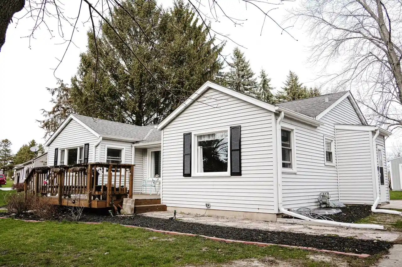 Homes for sale in Port Washington, WI | 3014 Green Bay Road Road, Port Washington, WI 53074 | MLS# 1960333