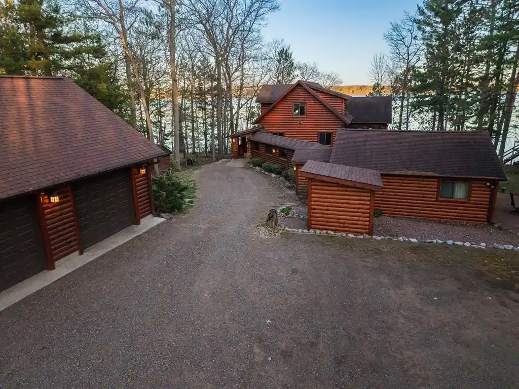 3rd image of 14323 W Court Oreilles Lake Dr Dr, Hayward, WI 54843 | MLS# 1600617