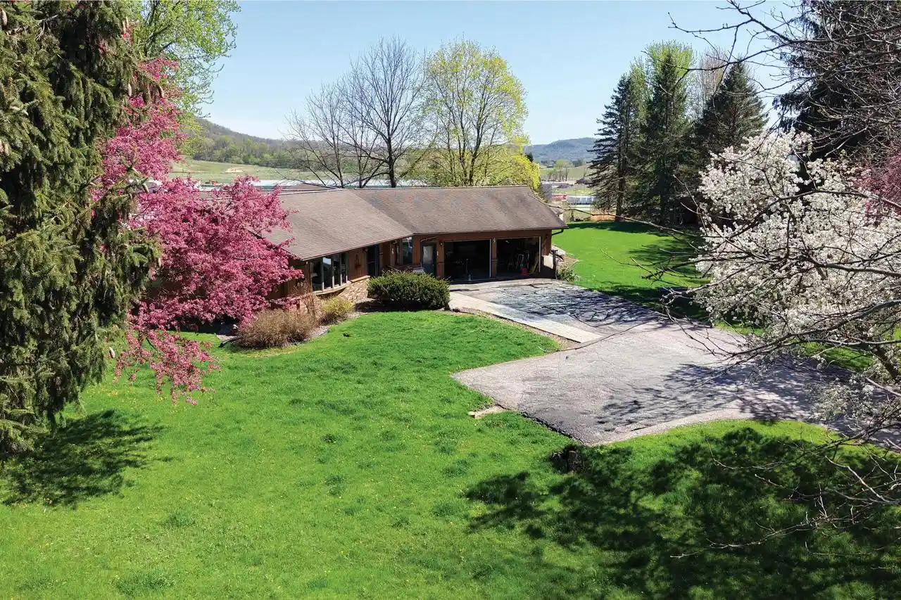 Homes for sale in Onalaska, WI | N4650 Crestwood Lane Lane, Onalaska, WI 54650 | MLS# 1960388