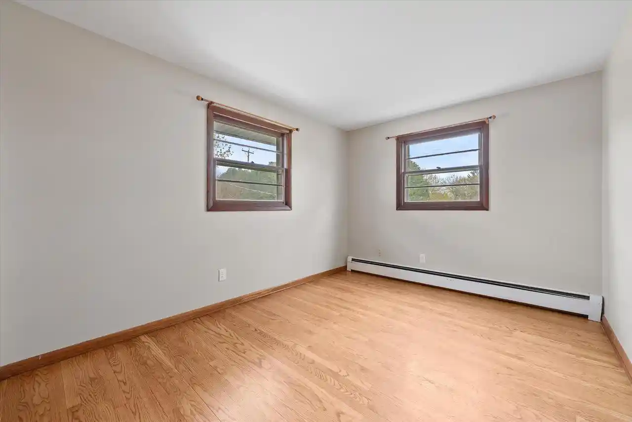 Homes for sale in Cedarburg, WI | W56n710 Hawthorne Avenue Avenue, Cedarburg, WI 53012 | MLS# 1960398