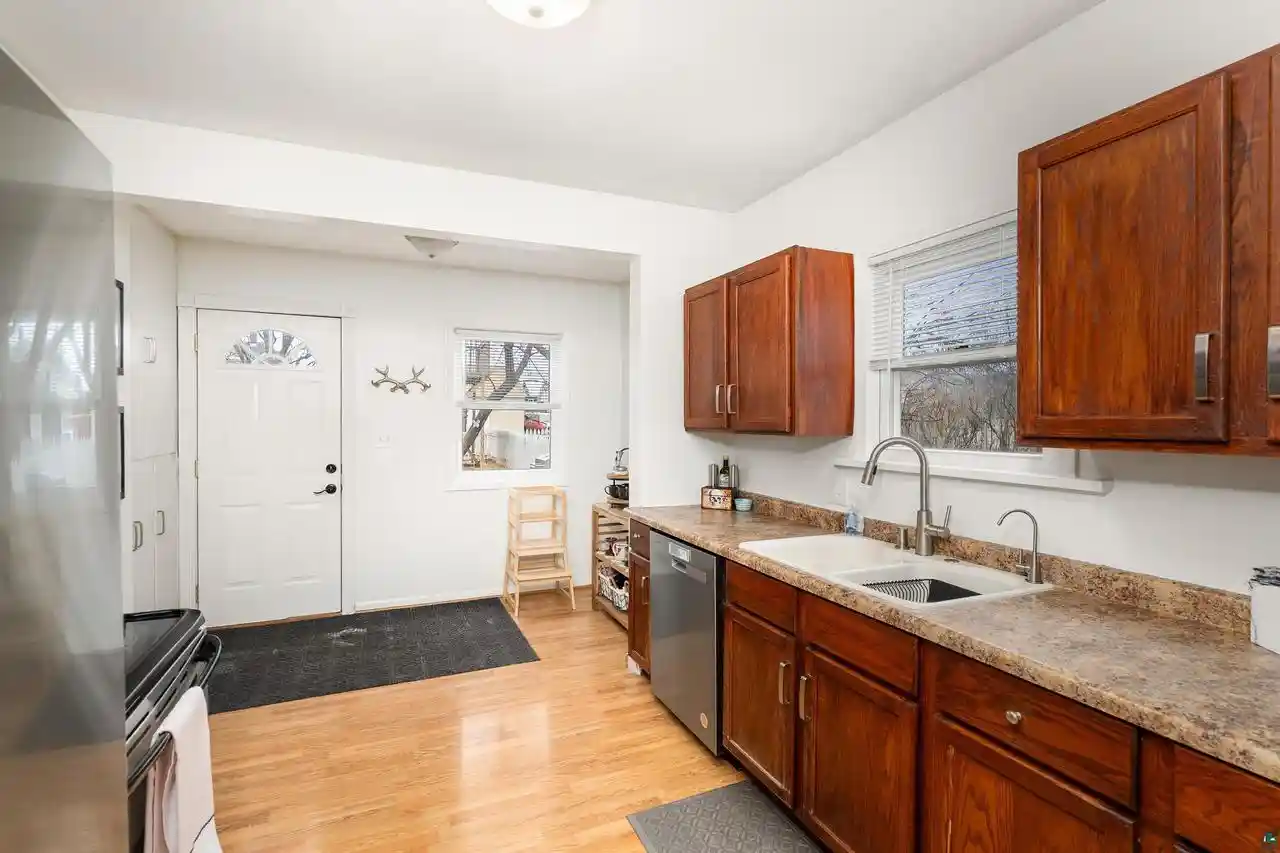 5th image of 2431 Hammond Ave Ave, Superior, WI 54880 | MLS# 6124889