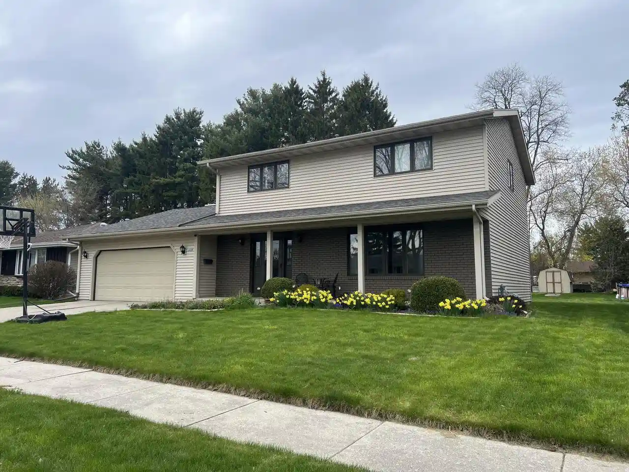 Homes for sale in Sheboygan, WI | 1238 Castle Avenue Avenue, Sheboygan, WI 53081 | MLS# 1960506