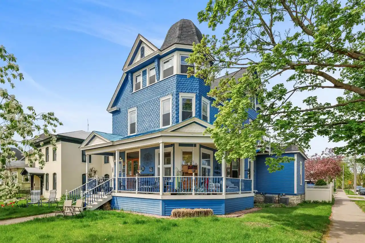 Homes for sale in La Crosse, WI | 933 Rose Street Street #935, 937, La Crosse, WI 54603 | MLS# 1960563