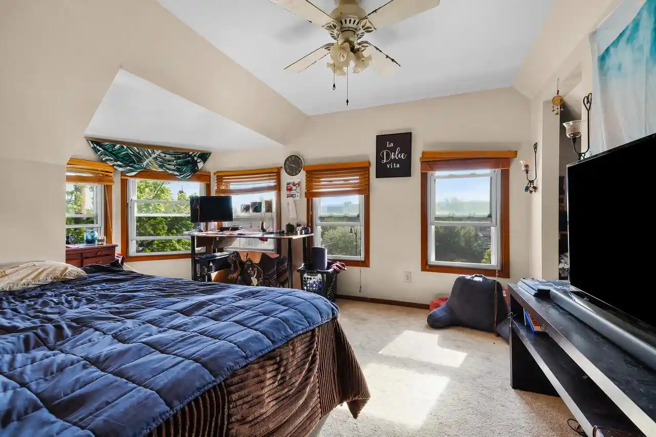 Homes for sale in La Crosse, WI | 933 Rose St St, La Crosse, WI 54603
