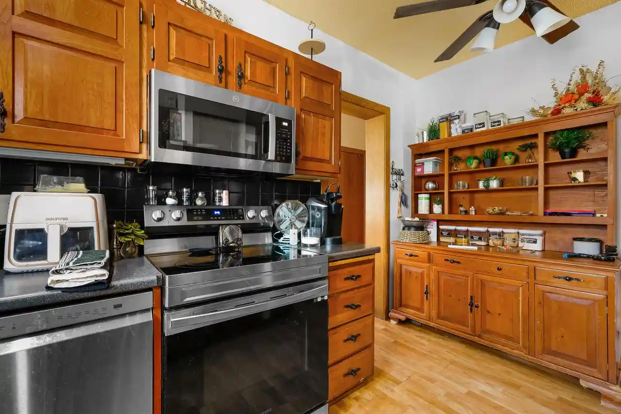 image of 933 Rose St St, La Crosse, WI 54603