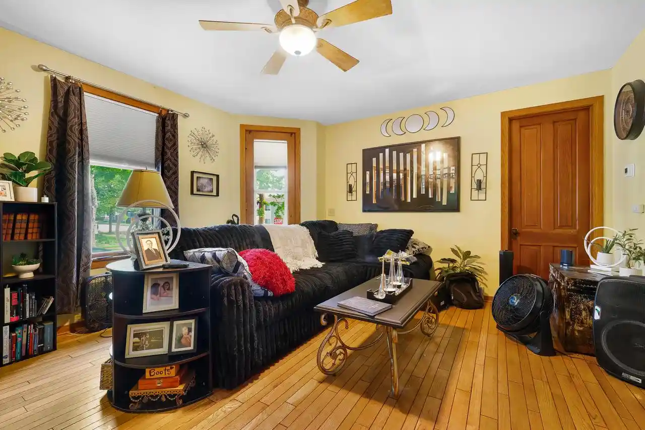 Homes for sale in La Crosse, WI | 933 Rose Street Street, La Crosse, WI 54603 | Houzeo