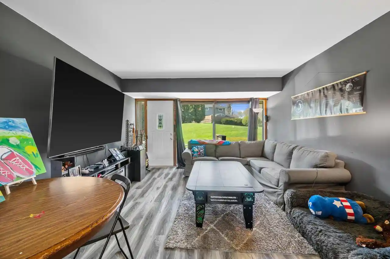 Homes for sale in South Milwaukee, WI | 3333 5th Avenue Avenue #8C, South Milwaukee, WI 53172 | MLS# 1960568