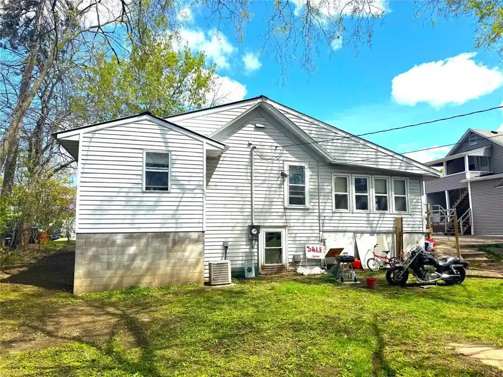4th image of 809 Niagara Street Street, Eau Claire, WI 54703 | MLS# 1600668