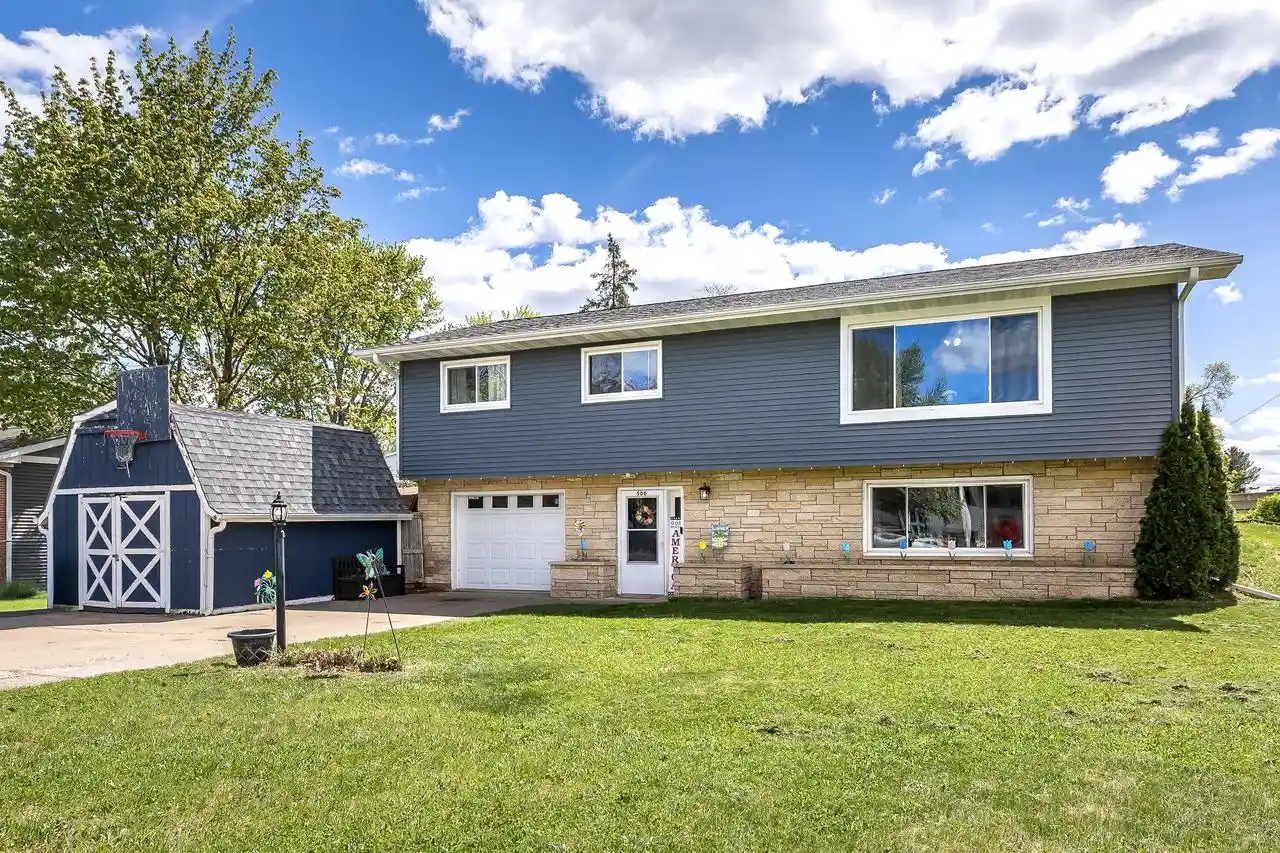 Homes for sale in Onalaska, WI | 500 Willow Street Street, Onalaska, WI 54650 | MLS# 1960602