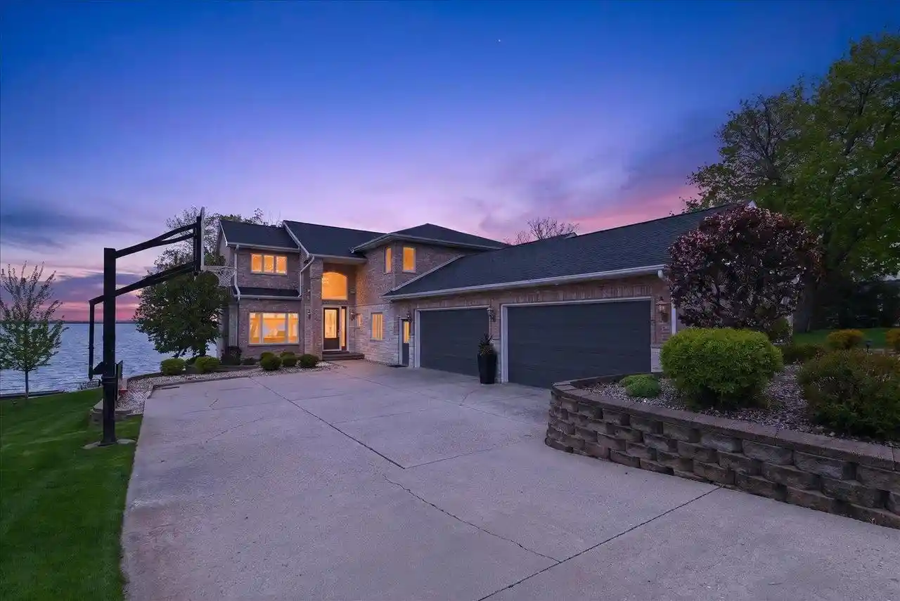 1st image of 3066 Shadyside Dr Dr, Stoughton, WI 53589 | MLS# 2022262